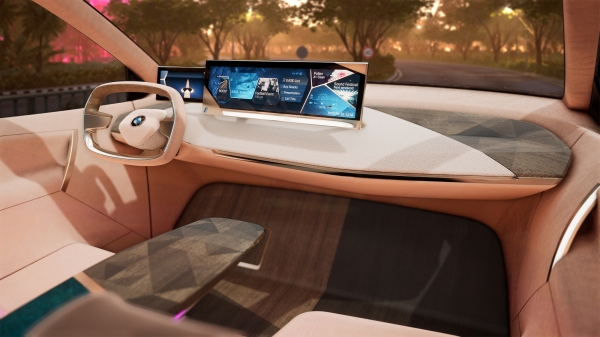 CES 2019에서 BMW 가상현실 시운전 모습. / 사진=BMW