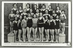 과거의 여자 수영팀.