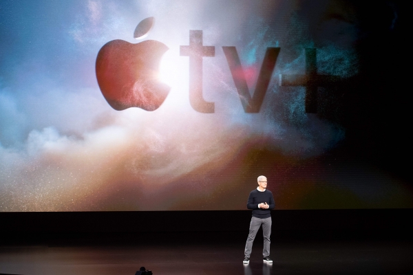 팀 쿡 애플 CEO가 애플 TV 스트리밍 서비스에 대해 소개하고 있다. / 사진=연합뉴스