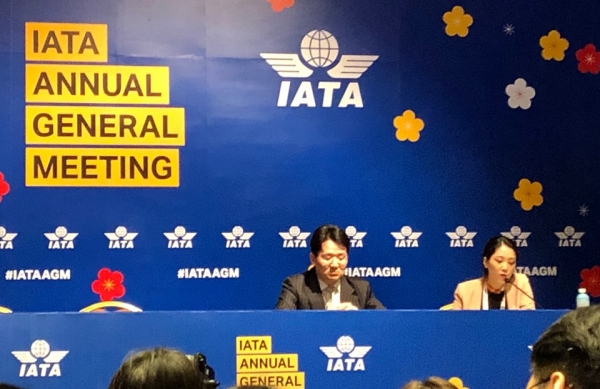 조원태 한진그룹 회장이 IATA 서울 연차 총회에서 대한항공 미디어 브리핑을 진행하고 있다. /사진=최창원 기자