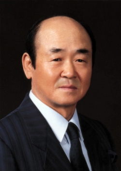 윤덕병 한국야쿠르트 회장. /사진=한국야쿠르트