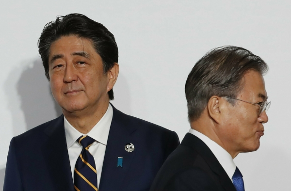 아베 신조 일본 총리와 문재인 대통령. / 사진=연합뉴스