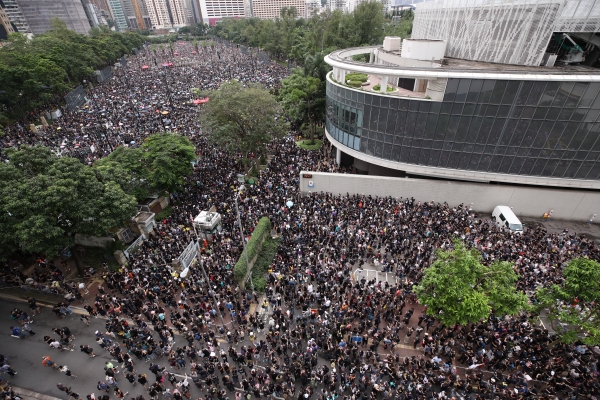 지난 18일 열린 홍콩에서 열린 ‘범죄인 인도 법안’ 반대 시위 현장의 모습/사진=연합뉴스