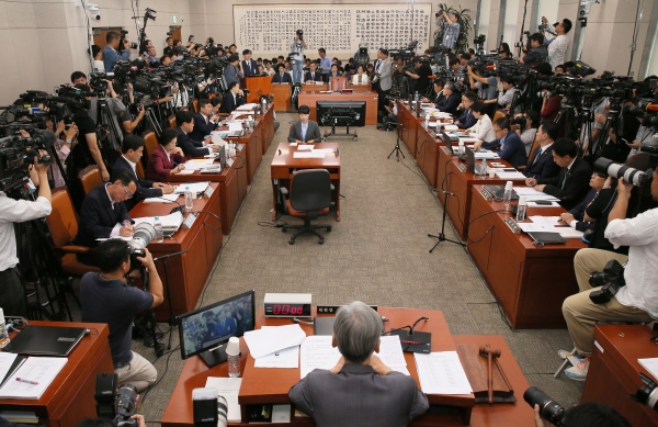 6일 국회에서 조국 법무부 장관 후보자에 대한 인사청문회가 열리고 있다. /사진=연합뉴스