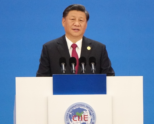 시진핑(習近平) 중국 국가주석이 지난 5일 상하이에서 열린 제2회 국제수입박람회 개막식에서 기조연설을 하고 있다. / 사진=연합뉴스