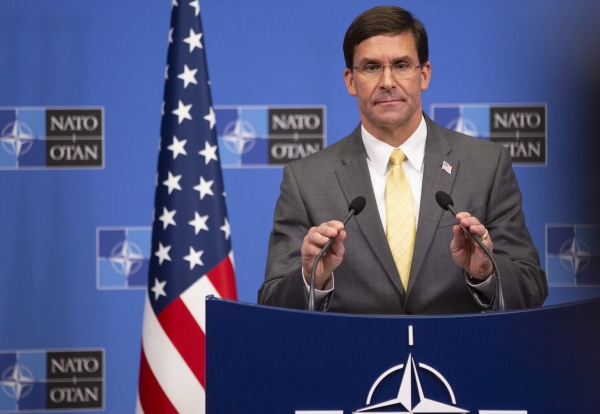 마트 에스퍼 미국 국방장관이 지난 10월 25일 북대서양조약기구(NATO) 본부서 기자회견하고 있다. / 사진=연합뉴스