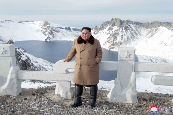 김정은 북한 국무위원장이 '백두산지구 혁명전적지들'을 돌아봤다고 4일 조선중앙통신이 보도했다. / 사진=연합뉴스