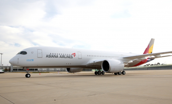 아시아나항공의 A350-900 10호기가 지난 16일 인천공항에 도착했다. / 사진=아시아나항공