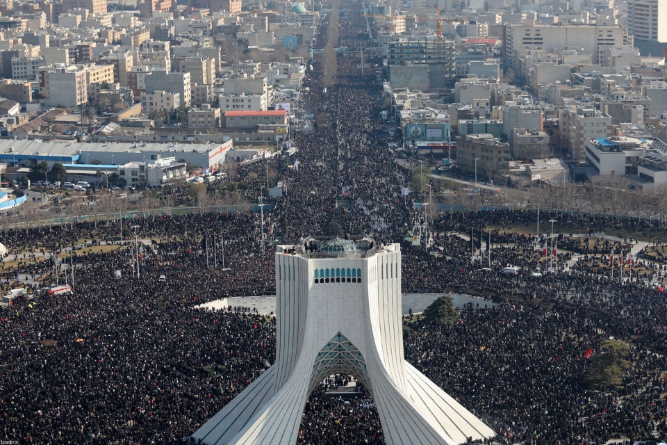 이란 수도 테헤란에서 열린 솔레이마니의 장례식 모습. 그는 최근 미군의 드론 공격에 의해 살됐다. / 사진=연합뉴스