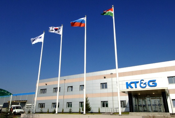 초슬림 제품 생산라인이 설치된 KT&G 러시아 공장 준공식/사진=KT&G