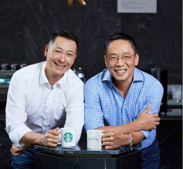 송호섭 스타벅스코리아 대표(사진 왼쪽)와 정태영 현대카드 부회장/사진=현대카드