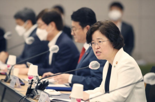 조성욱 공정거래위원장이 지난 6월 4일 오후 서울 중구 대한상공회의소에서 열린 '코로나19 위기극복을 위한 유통-납품업계 상생협약식'에서 발언하고 있다. / 사진=연합뉴스