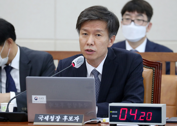 김대지 국세청장 후보자가 19일 국회 기획재정위원회에서 열린 인사청문회에서 답변하고 있다. /사진=연합뉴스