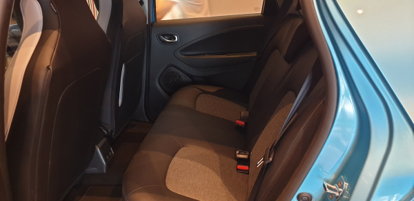 뒷좌석. / 사진=박성수 기자