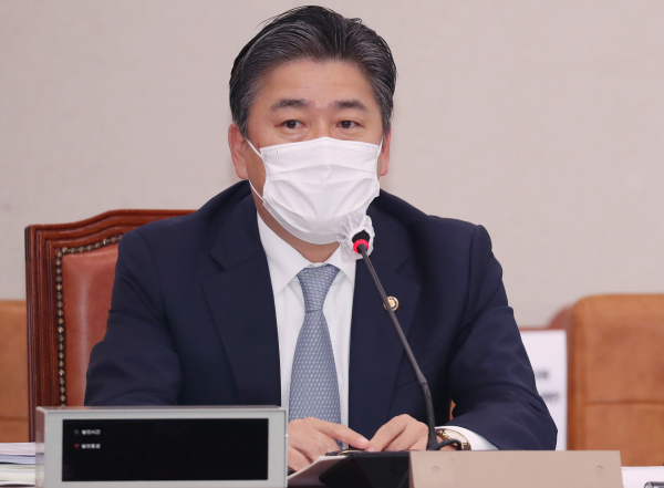 정승일 산업통상자원부 차관이 8월 26일 국회에서 열린 산업통상자원중소벤처기업위원회 예산결산 소위원회에 출석해 의원들의 질의에 답변하고 있다. / 사진=연합뉴스