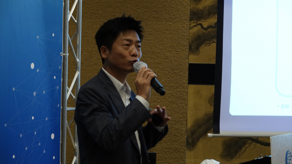 장정훈 와이즈넛 성장기술연구소장은 15일 시사저널e 주최로 서울 용산구 그랜드 하얏트 호텔에서 열린 ‘제6회 인공지능(AI) 국제 포럼 2020’에서 강연자로 나서 ‘챗봇 기술과 비즈니스 사례’를 주제로 강연을 펼쳤다. /사진=최기원 PD