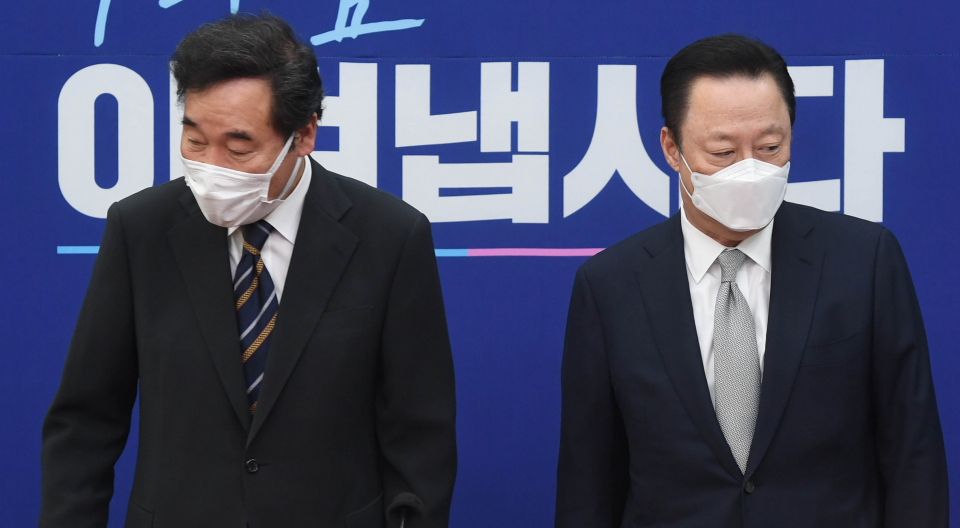 더불어민주당 이낙연 대표가 22일 서울 여의도 국회 당대표 회의실에서 박용만 대한상공회의소 회장을 접견하고 있다.  / 사진=연합뉴스