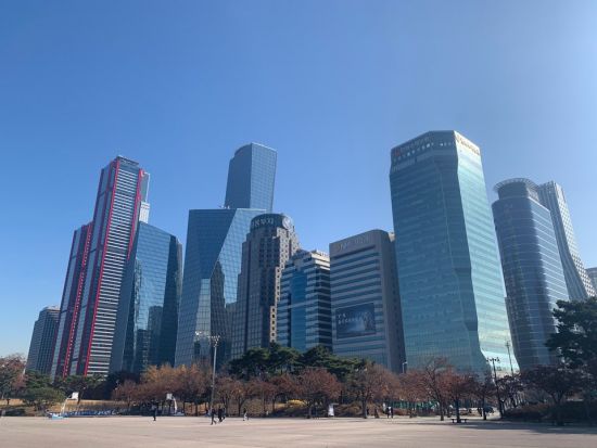 서울 여의도 오피스 빌딩 전경 / 사진=상가정보연구소