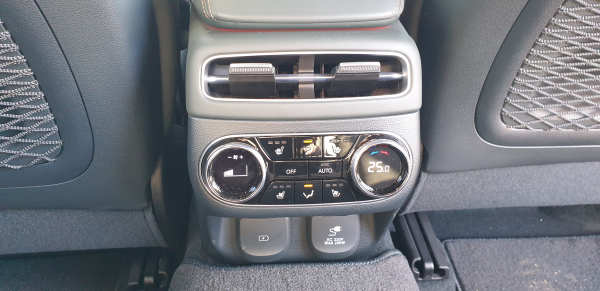 2열 공조장치 조작부. / 사진=박성수 기자