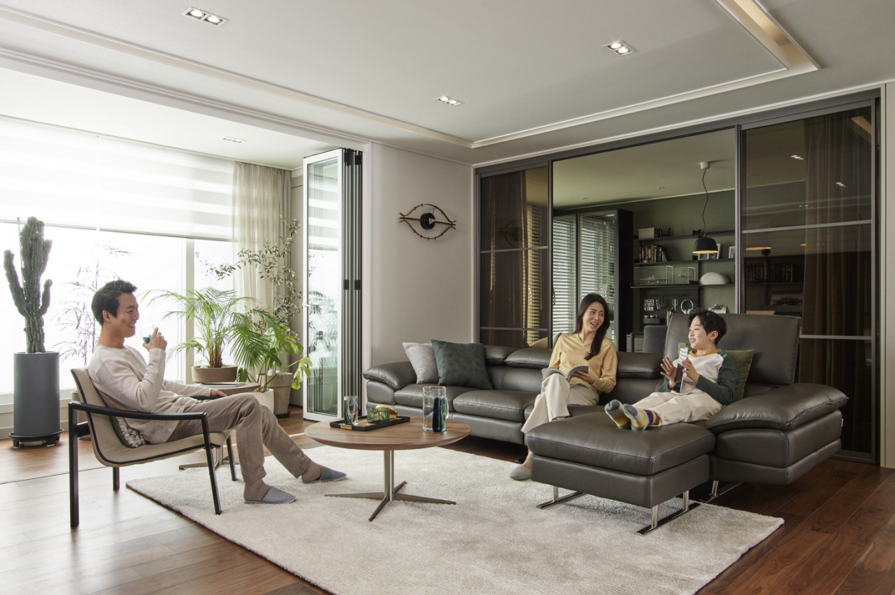 한샘리하우스 스타일패키지 ‘모던브라운’ 제품 모습. / 사진=한샘