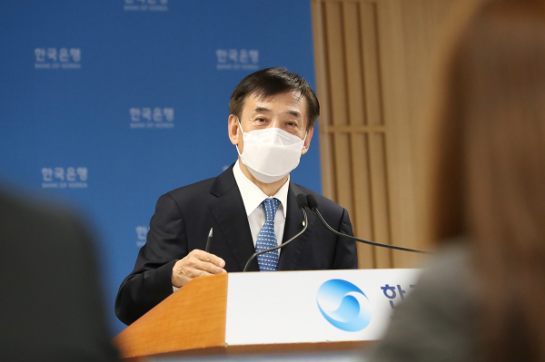 이주열 한국은행 총재가 25일 서울 중구 한은 본관에서 통화정책방향 기자간담회를 진행하고 있다./사진=한국은행