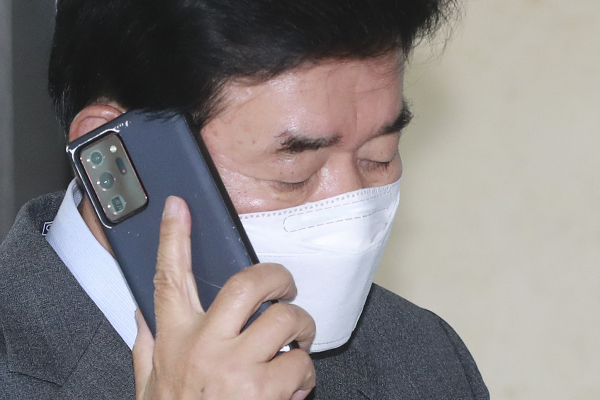 김진표 더불어민주당 부동산특별위원회 위원장이 20일 오후 서울 여의도 국회 의원회관에서 열린 2차 전체회의에 참석하고 있다. / 사진=연합뉴스