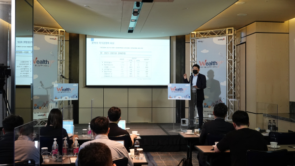 올해로 세 번째를 맞는 시사저널이코노미 주최 ‘2021웰스업 투자세미나’가 8일 열렸다. 사진은 강연하는 송성엽 타임폴리오자산운용 대표. / 사진=시사저널e.