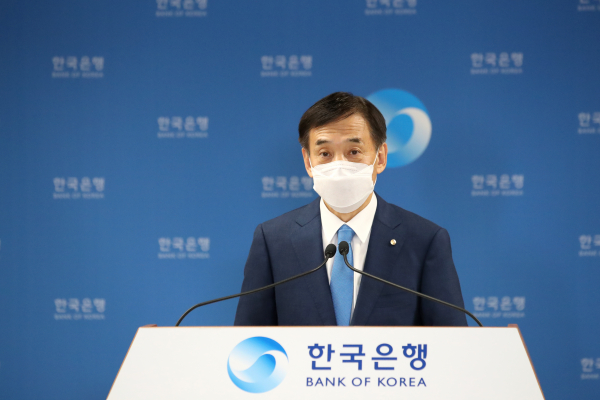 이주열 한국은행 총재가 15일 서울 중구 한국은행 본관에서 통화정책방향 기자간담회를 진행하고 있다./사진=한국은행