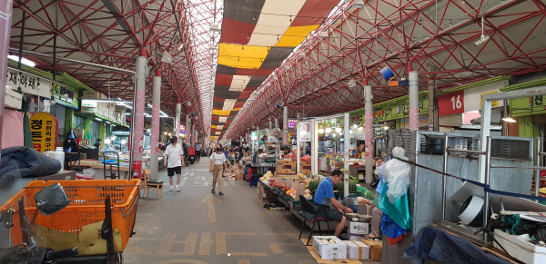 20일 오후 서울 중구 중앙시장 모습. / 사진=최성근 기자