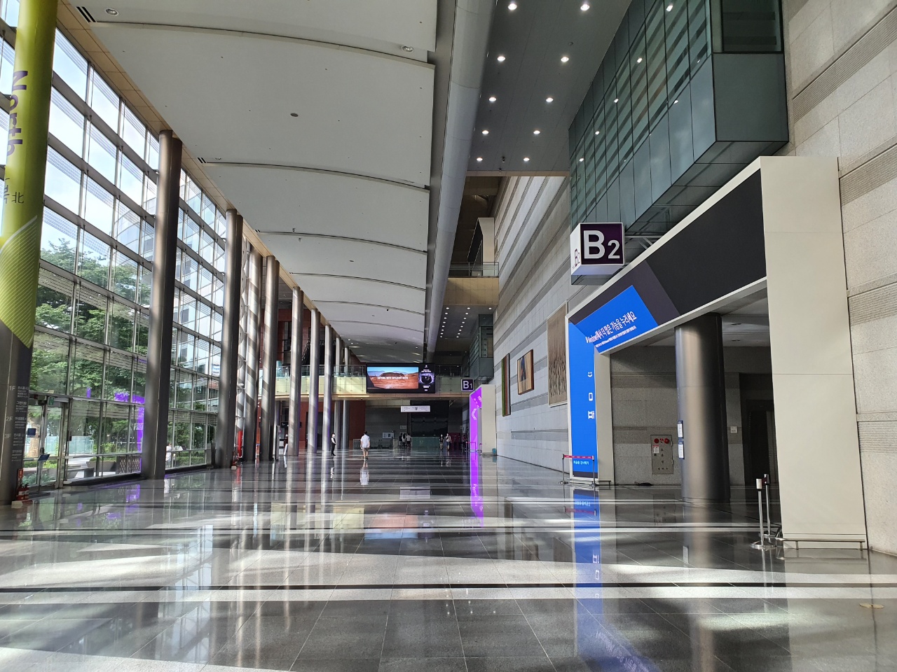 현장] 텅 빈 코엑스 전시관···유통·마이스 함께 침몰 < 유통 < 기업 < 기사본문 - 시사저널e