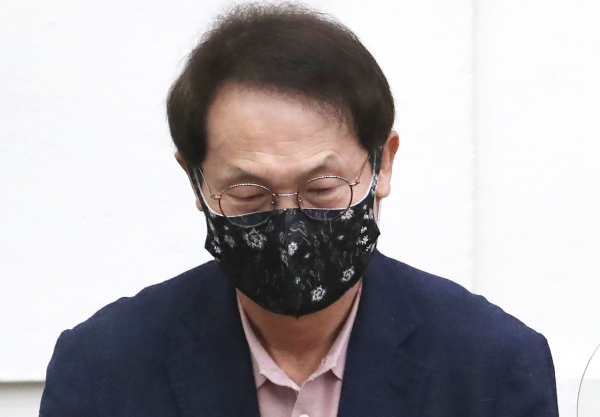 조희연 서울시교육감이 3일 오전 서울 중구 서울시의회에서 열린 본회의에 출석하고 있다. / 사진=연합뉴스