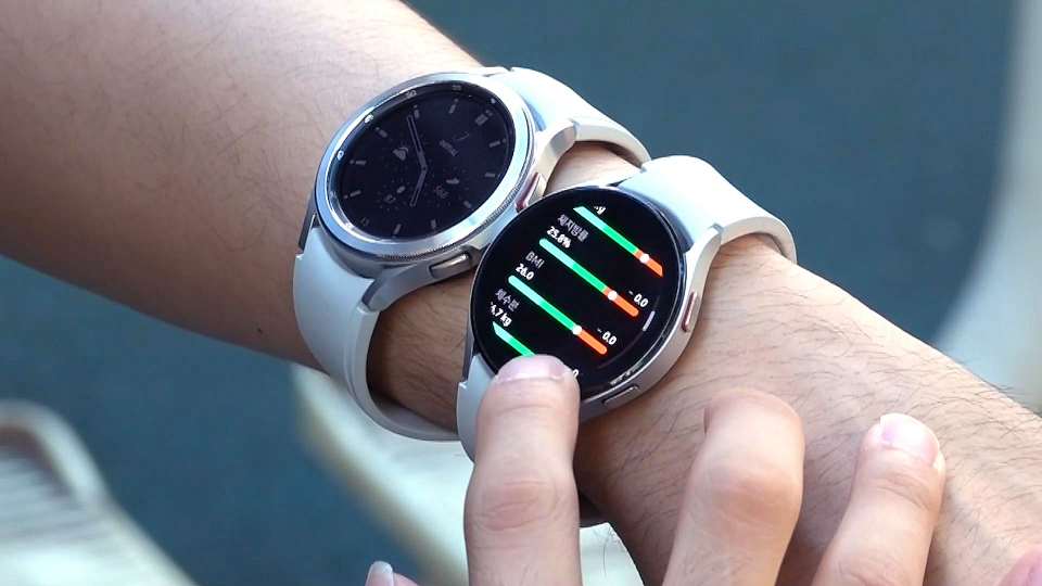 갤럭시워치4 체성분 측정 모습. /사진=최기원 PD