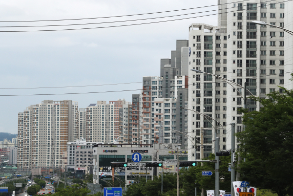구리시 갈매지구 아파트 전경. 교통망 개선으로 최근 서울시 인구유입이 늘고 있다. / 사진=연합뉴스