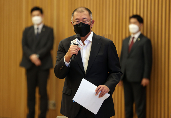 정의선 현대차그룹 회장이 22일 경기도 고양시 일산 현대모터스튜디오에서 열린 청년희망ON에서 신규 일자리 창출을 약속했다. / 사진=연합뉴스