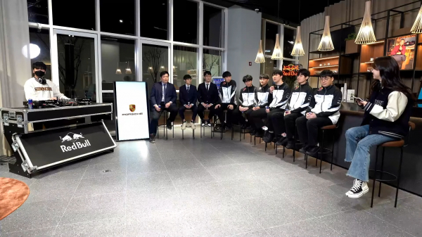 포르쉐코리아는 7일 LOL 국내 프로팀 DRX와 파트너십을 체결했다고 밝혔다. / 사진=포르쉐코리아