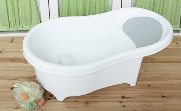 유해물질이 기준치 이상 검출된 아기욕조. / 사진=제조사 홈페이지 갈무리