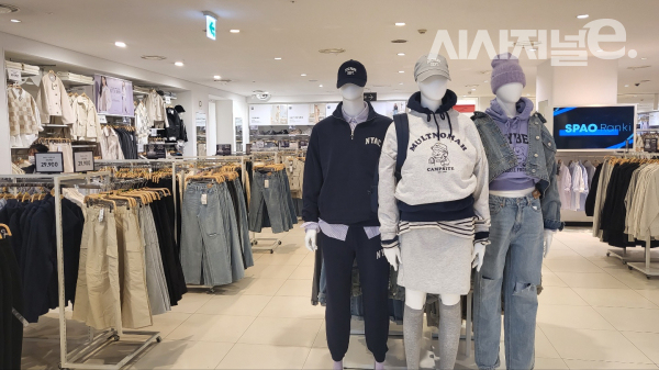 스파오 신세계백화점 강남점. / 사진=한다원 기자