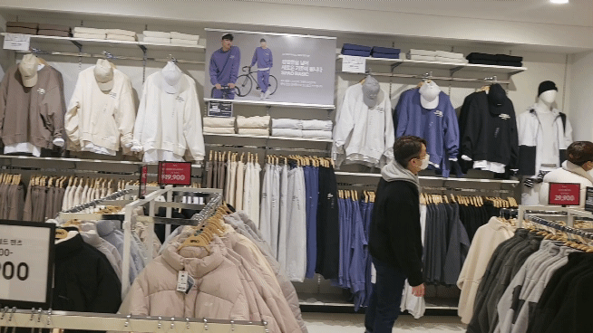 스파오 신세계백화점 강남점 일부. / 사진=한다원 기자