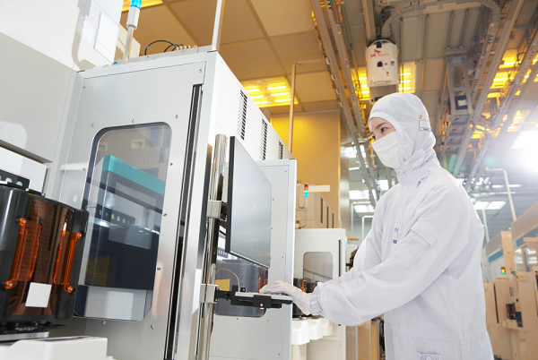 반도체 클린룸 생산 현장. /사진=SK하이닉스