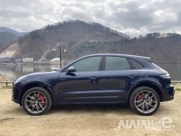 신형 마칸 GTS 측면 모습 / 사진=유주엽 기자