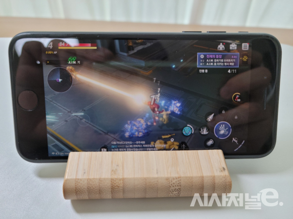 ’아이폰SE 3세대‘로 즐긴 마블 퓨처 레볼루션 게임. /사진=이호길 기자