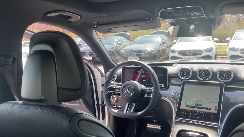 메르세데스-벤츠 신형 C클래스의 디스플레이