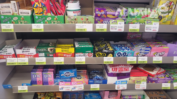 서울 서초구 편의점 매대. / 사진=한다원 기자
