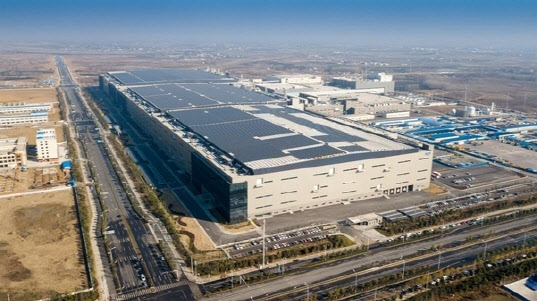 중국 허페이에 위치한 BOE의 10세대 LCD 공장 전경. /사진=BOE