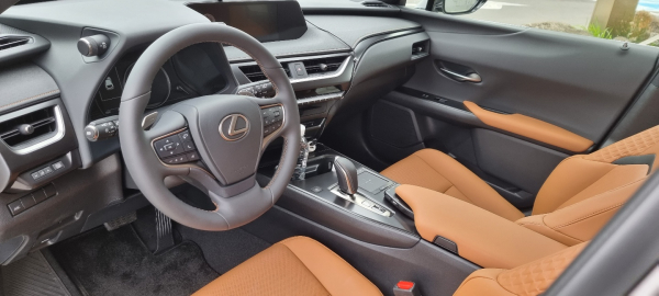 UX300e 실내 모습. / 사진=박성수 기자