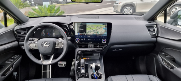 NX450h+ 실내 모습. / 사진=박성수 기자