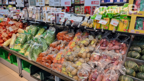 대형마트 채소코너. / 사진=한다원 기자