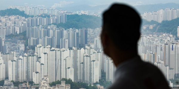 서울 영등포구 63스퀘어에서 바라본 서울 시내의 아파트/사진=연합