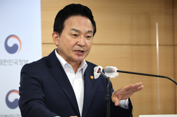 원희룡 국토교통부 장관이 28일 정부서울청사에서 이스타항공 변경면허 발급과정 조사 결과를 발표하고 있다. / 사진=연합뉴스