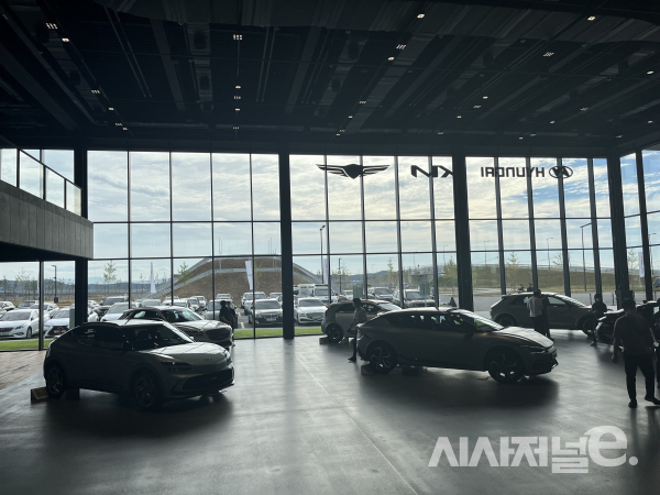 HMG 드라이빙 익스피리언스 센터 내부 모습 / 사진=유주엽 기자